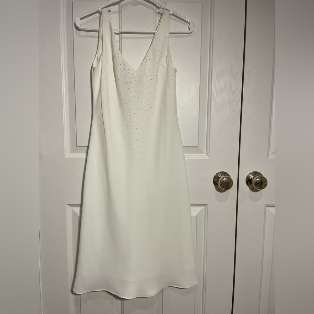 Jones New York Dress, Ivory sleeveless V-neck Cocktail Dress